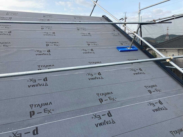 防水シートの設置